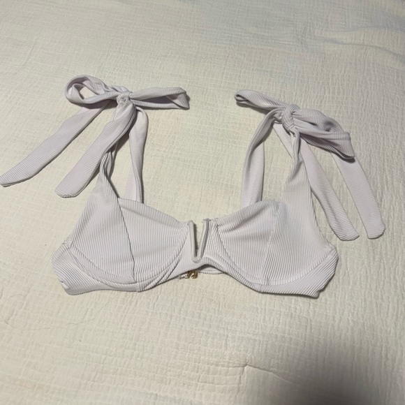 Beach riot Blaire swimsuit top with tie bows - Picture 4 of 5